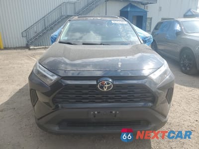 Piąte zdjęcie samochodu w środku: 2022 TOYOTA RAV4 XLE VIN:2T3P1RFV0NC261717 - miniatura