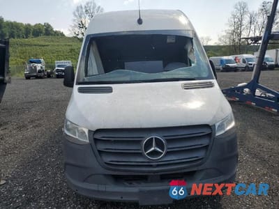 Piąte zdjęcie samochodu w środku: 2021 MERCEDES BENZ SPRINTER 2500 VIN:W1Y4EDHY0MT068030 - miniatura
