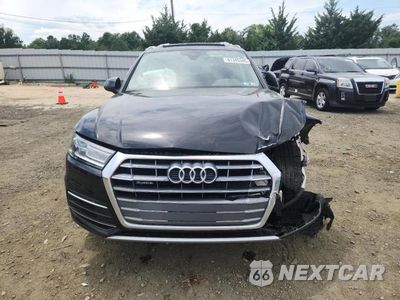 Piąte zdjęcie samochodu w środku: 2019 AUDI Q5 PREMIUM VIN:WA1ANAFY9K2139229 - miniatura