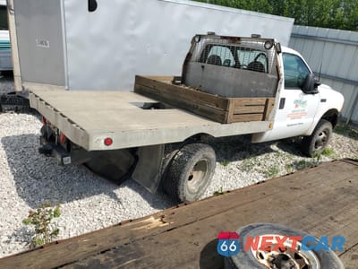 Trzecie zdjęcie samochodu z tyłu: 2000 FORD SUPER DUTY F-350 W/D VIN:1FDWF37F5YEE28547 - miniatura