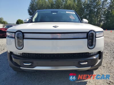 Piąte zdjęcie samochodu w środku: 2023 RIVIAN R1S ADVENTURE VIN:7PDSGABA9PN015215 - miniatura