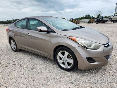 Czwarte zdjęcie samochodu z boku: 2013 HYUNDAI ELANTRA GLS VIN:5NPDH4AE6DH397282 - miniatura