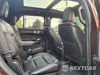 Zdjęcie 6 z 10 samochodu: 2020 FORD EXPLORER XLT VIN:1FMSK8DHXLGA13413 - miniatura