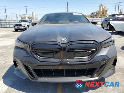 Piąte zdjęcie samochodu w środku: 2024 BMW I5 M60 VIN:WBY43FK02RCR76400 - miniatura