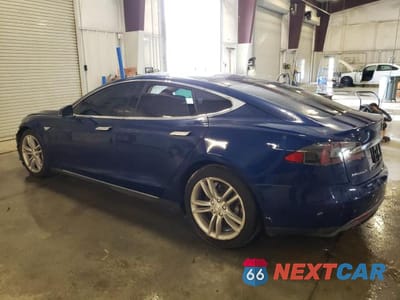 Drugie zdjęcie samochodu z przodu: 2015 TESLA MODEL S 70D VIN:5YJSA1S25FF087639 - miniatura