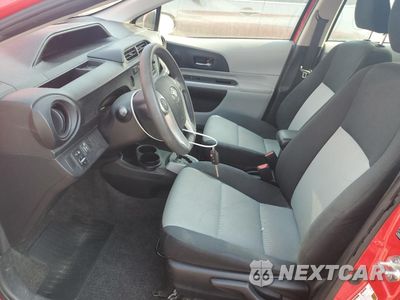 Zdjęcie 7 z 14 samochodu: 2014 TOYOTA PRIUS C VIN:JTDKDTB36E1575386 - miniatura