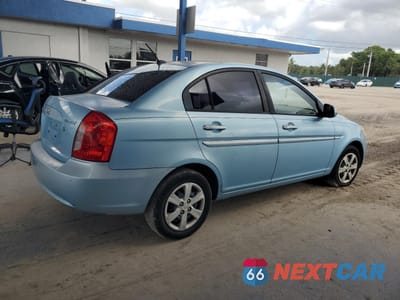 Trzecie zdjęcie samochodu z tyłu: 2010 HYUNDAI ACCENT GLS VIN:KMHCN4AC1AU507607 - miniatura