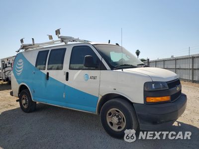 Czwarte zdjęcie samochodu z boku: 2018 CHEVROLET EXPRESS G2500 VIN:1GCWGAFP7J1182159 - miniatura