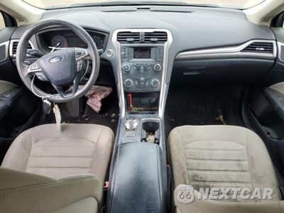 Zdjęcie 8 z 12 samochodu: 2020 FORD FUSION S VIN:3FA6P0G73LR228125 - miniatura