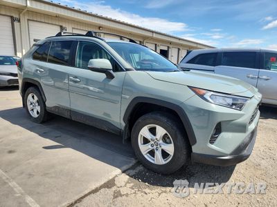 Czwarte zdjęcie samochodu z boku: 2021 TOYOTA RAV4 XLE VIN:2T3P1RFV2MC147815 - miniatura