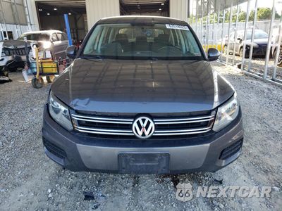 Piąte zdjęcie samochodu w środku: 2013 VOLKSWAGEN TIGUAN S VIN:WVGBV7AXXDW006806 - miniatura