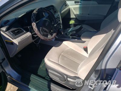 Zdjęcie 7 z 13 samochodu: 2017 HYUNDAI SONATA SE VIN:5NPE24AF0HH475057 - miniatura
