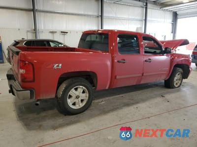 Trzecie zdjęcie samochodu z tyłu: 2011 CHEVROLET SILVERADO K1500 LT VIN:3GCPKSE36BG345460 - miniatura