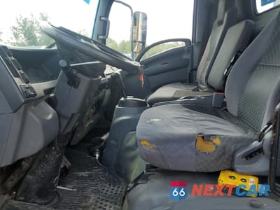 Zdjęcie 7 z 13 samochodu: 2013 ISUZU NPR HD VIN:54DC4W1B6DS800618 - miniatura