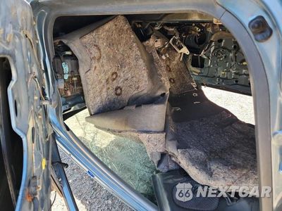 Zdjęcie 8 z 11 samochodu: 2000 HONDA CIVIC VIN:2HGEJ6617YH605163 - miniatura