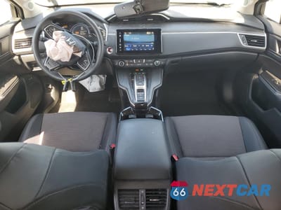 Zdjęcie 8 z 15 samochodu: 2018 HONDA CLARITY VIN:JHMZC5F19JC011749 - miniatura