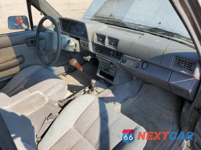 Zdjęcie 8 z 12 samochodu: 1988 TOYOTA 4RUNNER VN66 SR5 VIN:JT3VN66W7J0024131 - miniatura