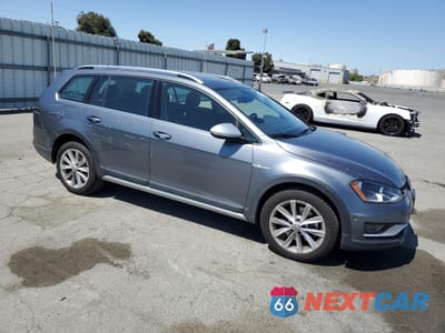 Czwarte zdjęcie samochodu z boku: 2017 VOLKSWAGEN GOLF ALLTRACK S VIN:3VWH17AU9HM544237 - miniatura