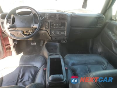 Zdjęcie 8 z 15 samochodu: 1998 CHEVROLET BLAZER VIN:1GNDT13W7W2160265 - miniatura