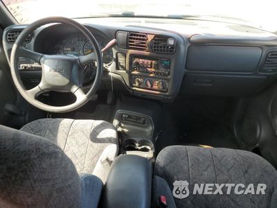 Zdjęcie 8 z 15 samochodu: 1999 GMC SONOMA VIN:1GTCS19X1X8521320 - miniatura