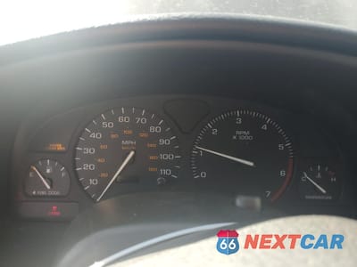 Zdjęcie 9 z 12 samochodu: 2000 SATURN SL1 VIN:1G8ZH5283YZ256537 - miniatura