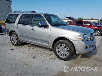 Czwarte zdjęcie samochodu z boku: 2013 LINCOLN NAVIGATOR VIN:5LMJJ2H57DEL04375 - miniatura