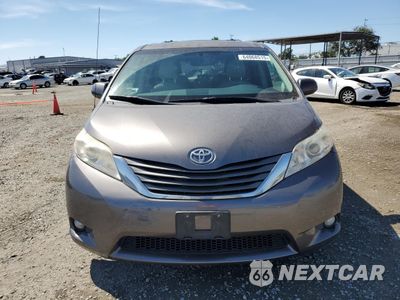 Piąte zdjęcie samochodu w środku: 2013 TOYOTA SIENNA XLE VIN:5TDYK3DC6DS316685 - miniatura