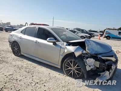Czwarte zdjęcie samochodu z boku: 2021 TOYOTA CAMRY SE VIN:4T1G11AK0MU402516 - miniatura