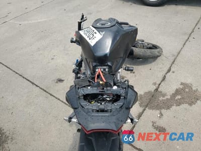 Zdjęcie 6 z 9 samochodu: 2024 YAMAHA MT09 VIN:JYARN94E4RA001318 - miniatura