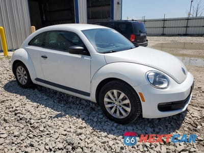 Czwarte zdjęcie samochodu z boku: 2015 VOLKSWAGEN BEETLE 1.8T VIN:3VWF17AT4FM634388 - miniatura