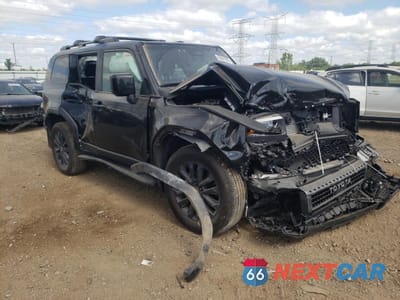 Czwarte zdjęcie samochodu z boku: 2024 TOYOTA LAND CRUISER BASE VIN:JTEABFAJ9RK003677 - miniatura