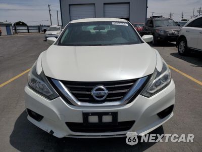 Piąte zdjęcie samochodu w środku: 2017 NISSAN ALTIMA 2.5 VIN:1N4AL3AP3HC126068 - miniatura