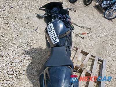 Zdjęcie 6 z 8 samochodu: 2016 KAWASAKI EX650 E VIN:JKAEXEE18GDA22750 - miniatura