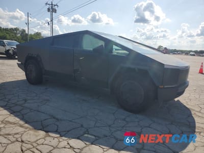 Czwarte zdjęcie samochodu z boku: 2024 TESLA CYBERTRUCK VIN:7G2CEHED1RA028066 - miniatura