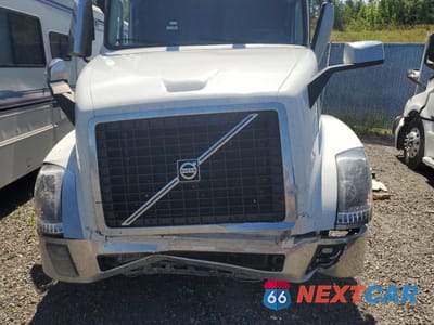 Zdjęcie 7 z 10 samochodu: 2015 VOLVO VN VNL VIN:4V4NC9EH8FN179694 - miniatura