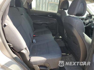 Zdjęcie 11 z 15 samochodu: 2016 KIA SORENTO LX VIN:5XYPGDA54GG178039 - miniatura