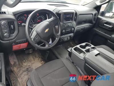 Zdjęcie 8 z 13 samochodu: 2022 CHEVROLET SILVERADO K3500 VIN:1GC3YSE72NF335806 - miniatura