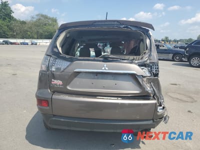 Zdjęcie 6 z 13 samochodu: 2011 MITSUBISHI OUTLANDER GT VIN:JA4JT5AX3BU019863 - miniatura