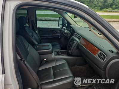 Piąte zdjęcie samochodu w środku: 2009 GMC SIERRA C3500 VIN:1GTJC73609F150902 - miniatura