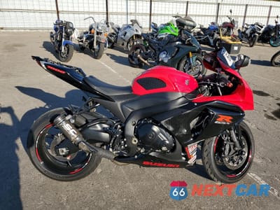2016 SUZUKI GSX-R1000 JS1GT78A9G2100764 - główne zdjęcie licytacji z USA - miniatura