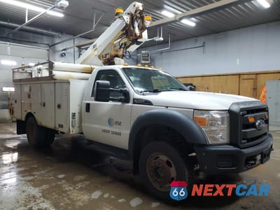Czwarte zdjęcie samochodu z boku: 2015 FORD F450 SUPER DUTY VIN:1FDUF4HY7FEA90093 - miniatura