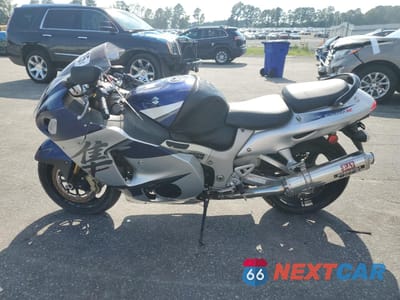 Trzecie zdjęcie samochodu z tyłu: 2005 SUZUKI GSX1300 RK5 VIN:JS1GW71AX52102926 - miniatura
