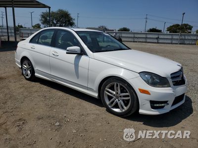 Czwarte zdjęcie samochodu z boku: 2013 MERCEDES-BENZ C 250 VIN:WDDGF4HB3DR246932 - miniatura