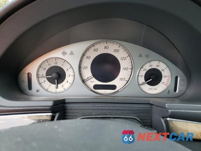 Zdjęcie 9 z 12 samochodu: 2003 MERCEDES-BENZ E 500 VIN:WDBUF70J23A148794 - miniatura