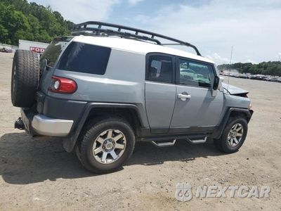 Trzecie zdjęcie samochodu z tyłu: 2014 TOYOTA FJ CRUISER VIN:JTEBU4BF3EK183441 - miniatura