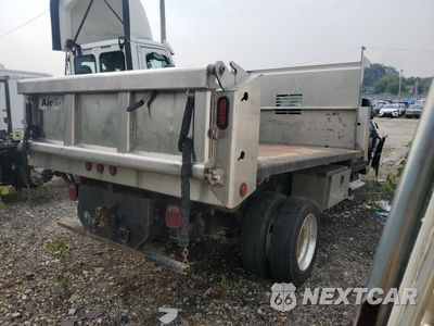 Trzecie zdjęcie samochodu z tyłu: 2022 CHEVROLET SILVERADO - TRUCKS VIN:1HTKJPVK3NH664314 - miniatura
