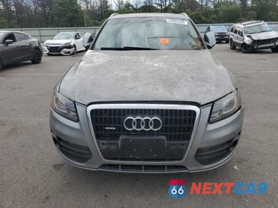 Piąte zdjęcie samochodu w środku: 2010 AUDI Q5 PREMIUM PLUS VIN:WA1LKAFPXAA027701 - miniatura