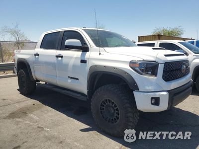 Czwarte zdjęcie samochodu z boku: 2019 TOYOTA TUNDRA CREWMAX SR5 VIN:5TFDY5F1XKX847948 - miniatura