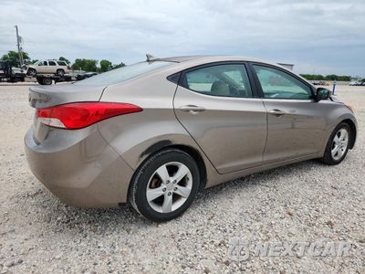 Trzecie zdjęcie samochodu z tyłu: 2013 HYUNDAI ELANTRA GLS VIN:5NPDH4AE6DH397282 - miniatura