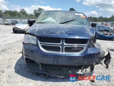 Piąte zdjęcie samochodu w środku: 2016 DODGE GRAND CARAVAN SE VIN:2C4RDGBG3GR101774 - miniatura